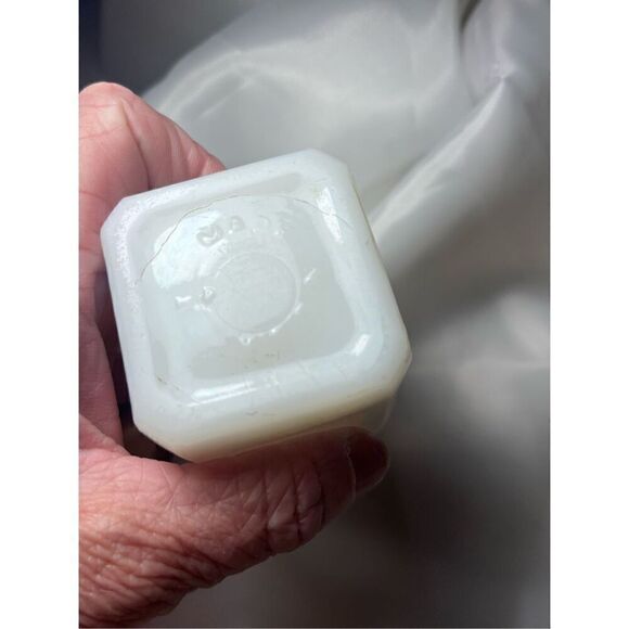 Vintage white milk glass Hazel Atlas, McKee, or Tipp? USA stamped original - Picture 8 of 14